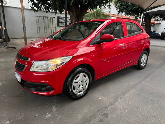 CHEVROLET ONIX 1.0 MPFI LT 8V FLEX 4P MANUAL CHEVROLET ONIX 1.0 MPFI LT 8V FLEX 4P MANUAL